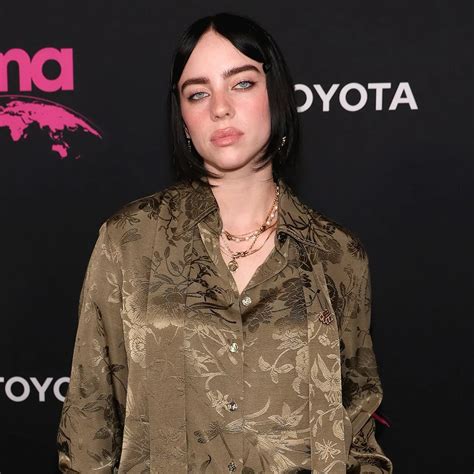 billie eillish leaks|Billie Eilish Cheekily Responds to Bikini Photo Showing Chest。